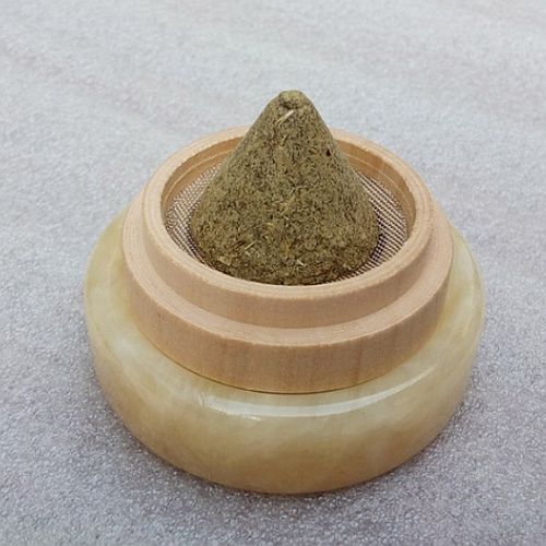 nefrit+der-podstavka-s-setkoj-2